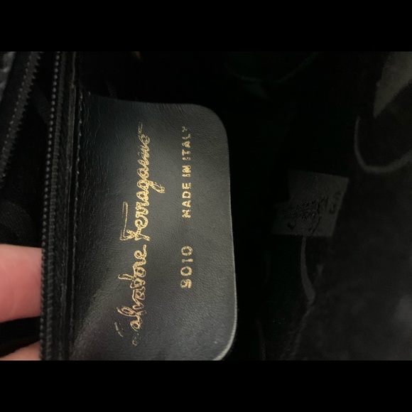 Authentic vintage Salvatore Ferragamo Mini Gancini - Picture 5 of 7